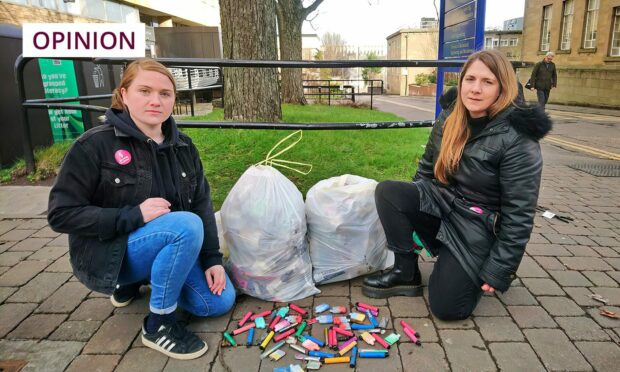 'Vaped Crusader' campaigner Laura Young (left) with North East MSP Mercedes Villalba and a large number of discarded disposable vapes (Image: Twitter/Dundee Labour)
