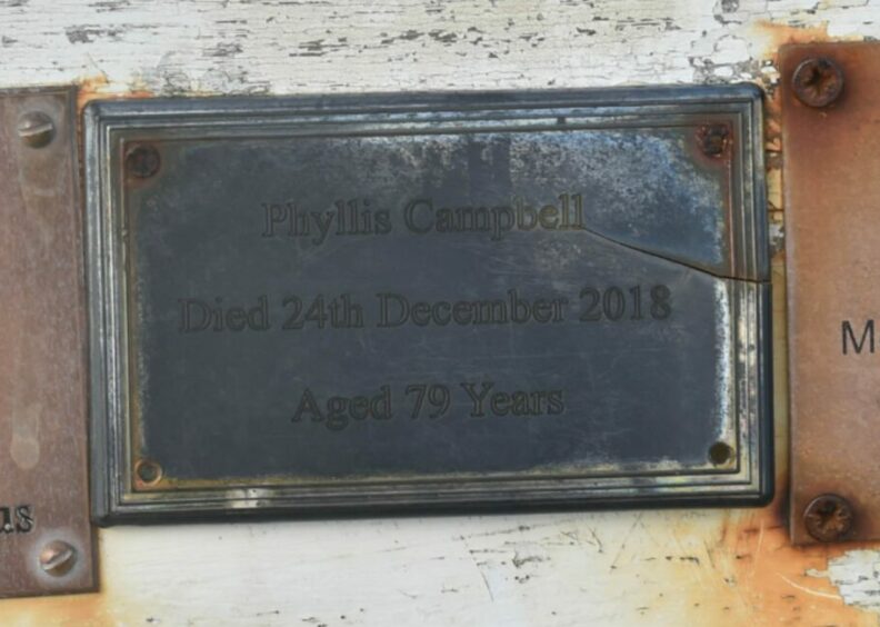 the memorial bench plaque to remember people of Torry: Phyllis Campbell.