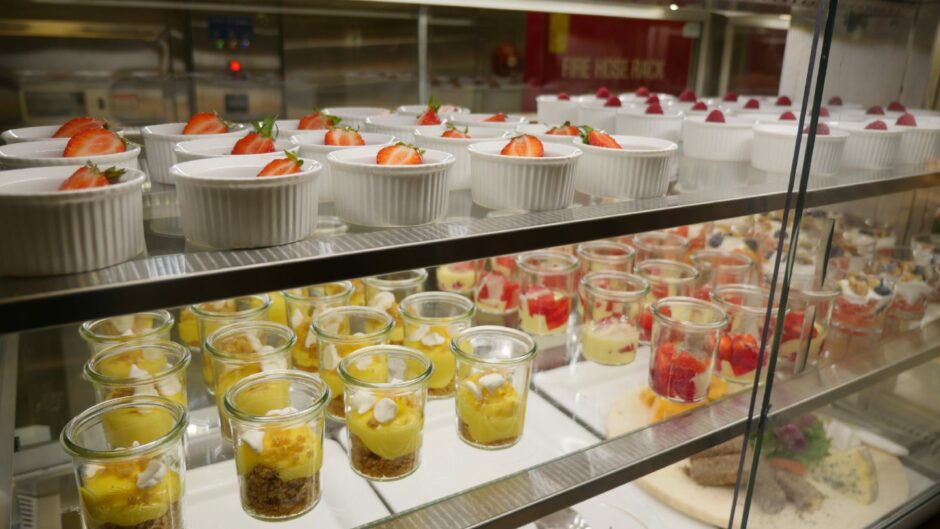 Pudding options including lemon pie, strawberry jelly, raspberry mousse and fruit salad.