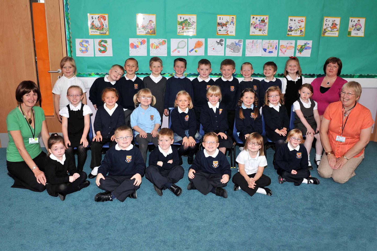  Mrs Mitchell, Miss Thomson and Mrs Massie's P1 Class in 2008.