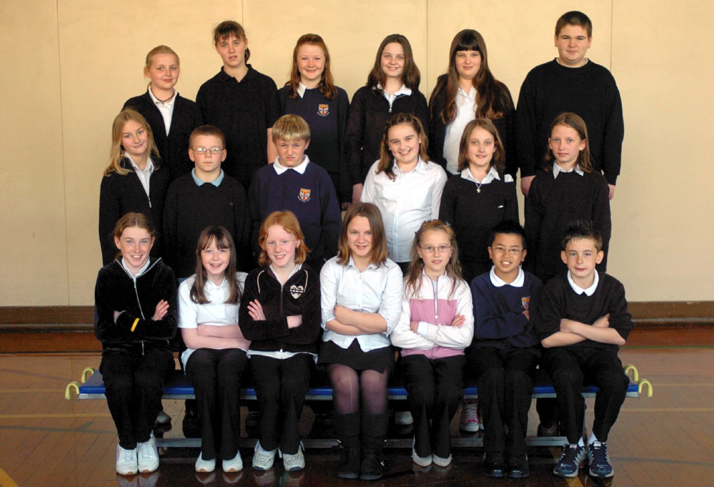 Class photo of p7 room 23 leavers in 2005.