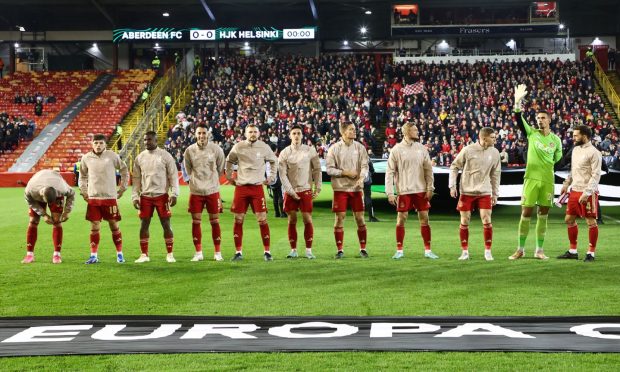 The Aberdeen players  line up before the match against HJK Helsinki. Image: Shutterstock.