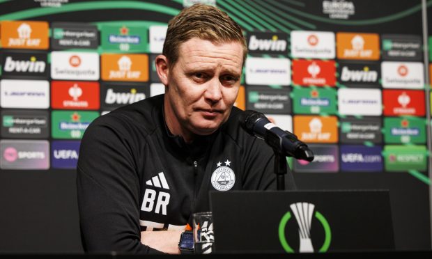 Aberdeen boss Barry Robson at a Pittodrie press conference ahead of the Euro clash with PAOK. Image: SNS.