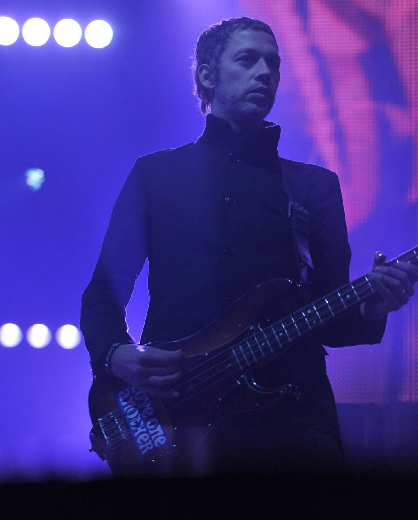 Former Oasis Bassist, Andy Bell playing in Aberdeen in 2008