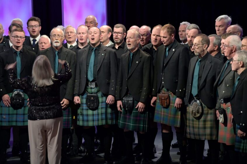 Women could soon sing in former male voice choirs. 