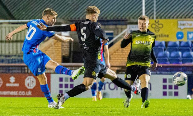 David Wotherspoon puts Caley Thistle ahead against Cowdenbeath. Image: Craig Brown/SNS Group