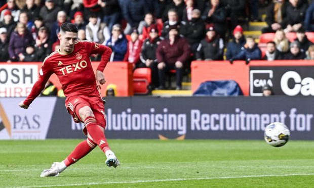 Aberdeen striker Ester Sokler shoots against Rangers in the Premiership at Pittodrie. Image: SNS