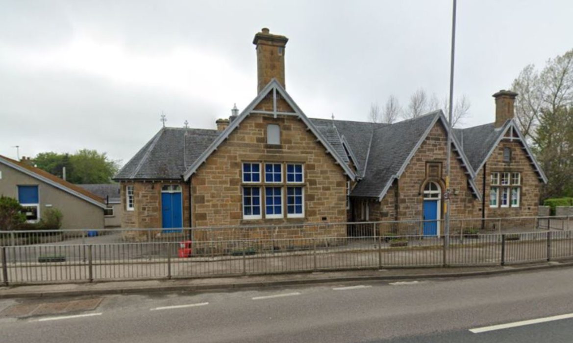 Google Maps view of Alves Primary School from A96.