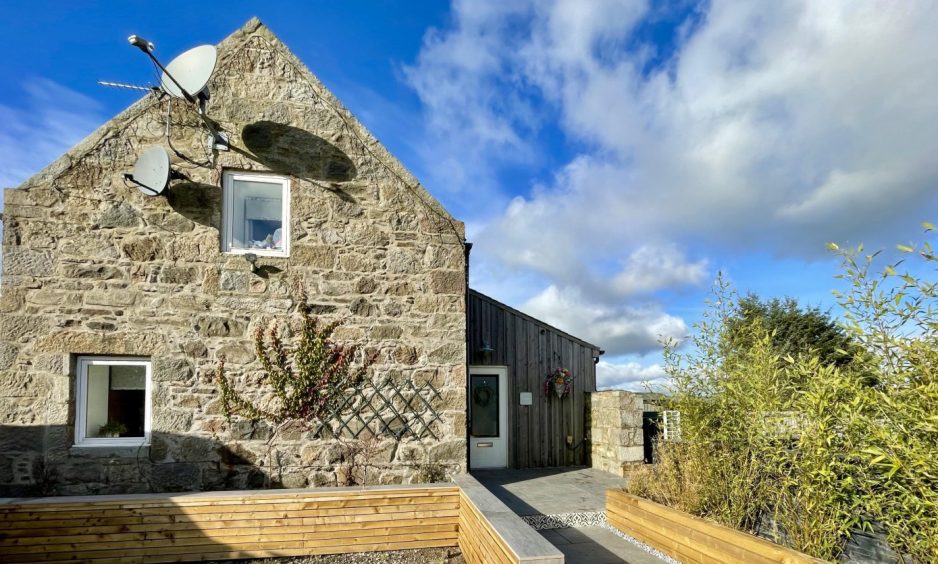 Cardhu is a stunning steading located near Inverurie.