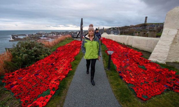 There are more than 17,000 knitted poppies in the stunning display.
Image: Kenny Elrick/DC Thomson