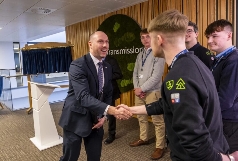 Energy Cabinet Secretary Neil Gray meets employees at SSEN Transmission's new Aberdeen base. 