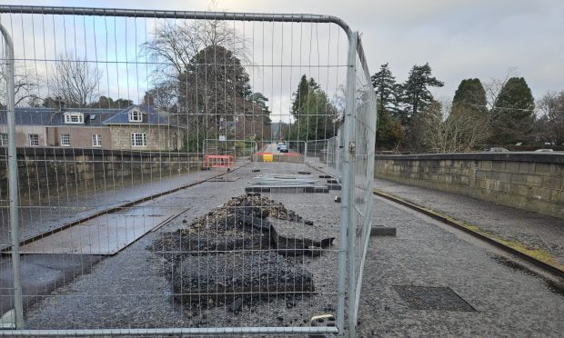 Aboyne Bridge closed to traffic. Image: DC Thomson.