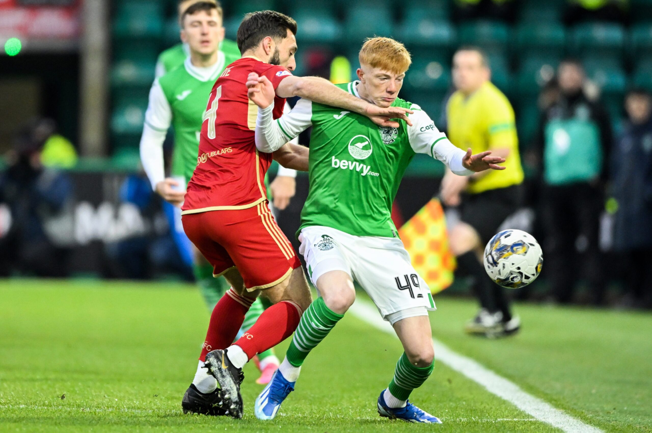 Hibernian's Rory Whittaker and Aberdeen's Graeme Shinnie battle for possession in a Premiership match at Easter Road. Image: SNS 