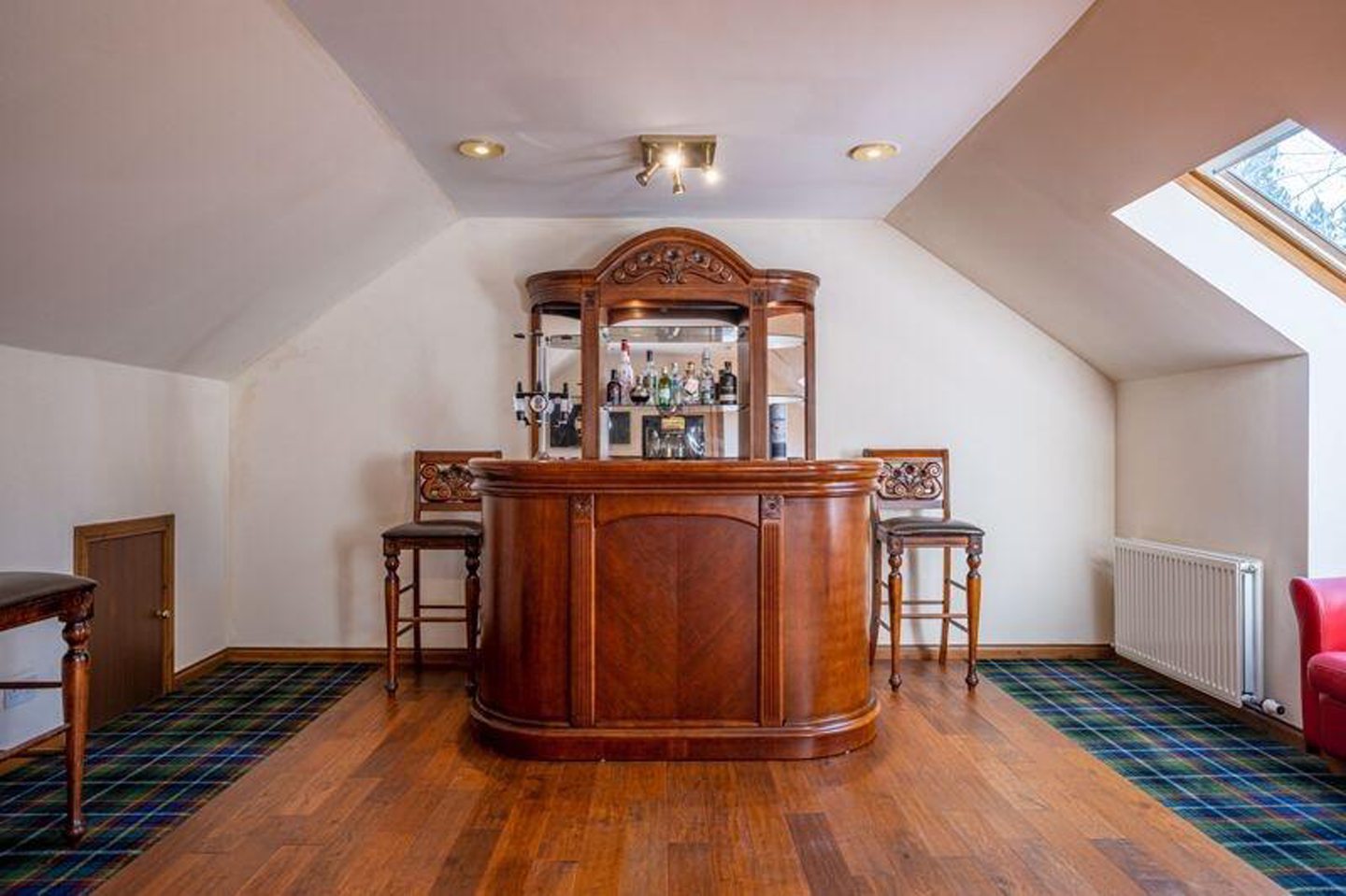 Port Elphinstone house with swimming pool for sale