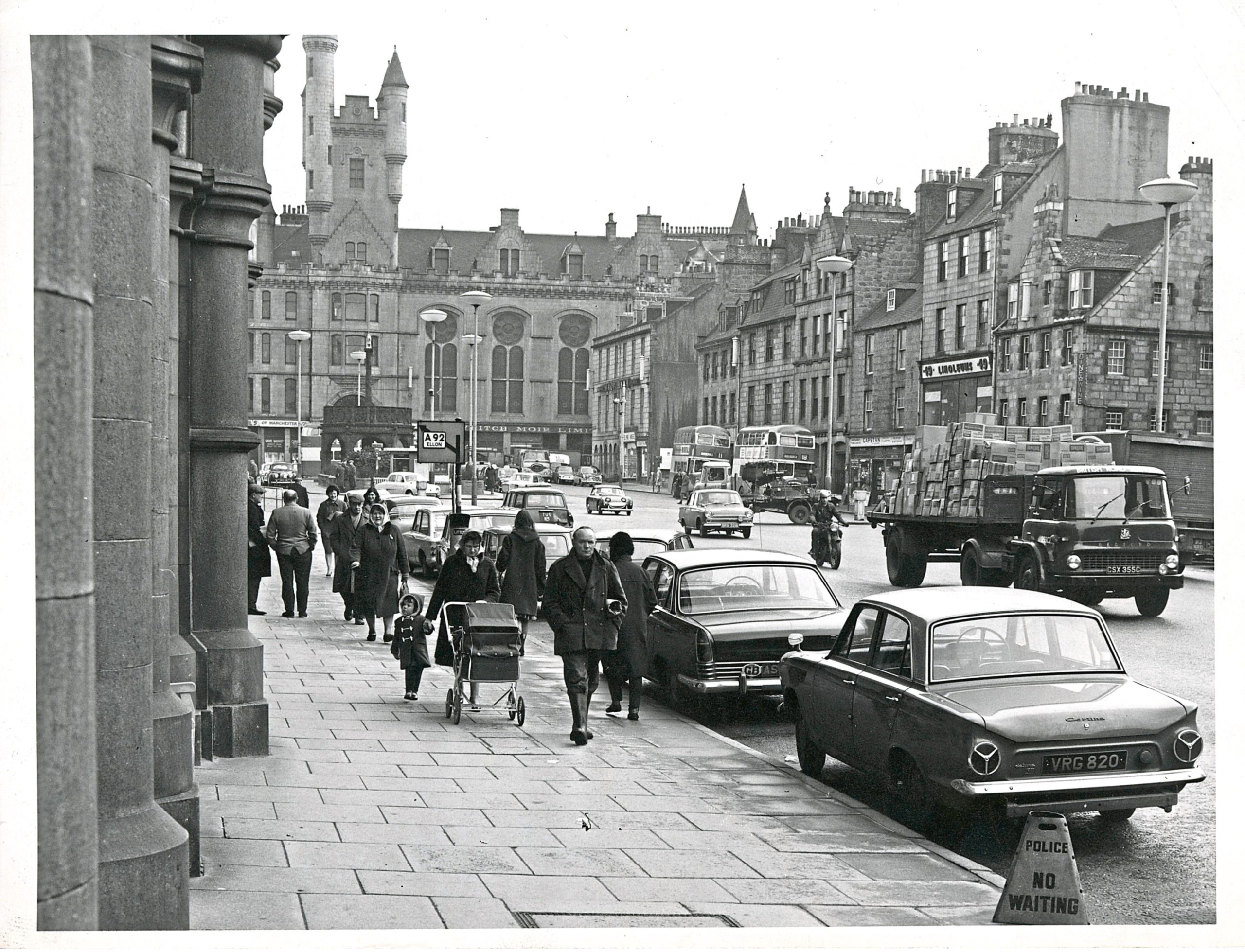 View of Castlegate from Union Street in 1966.
