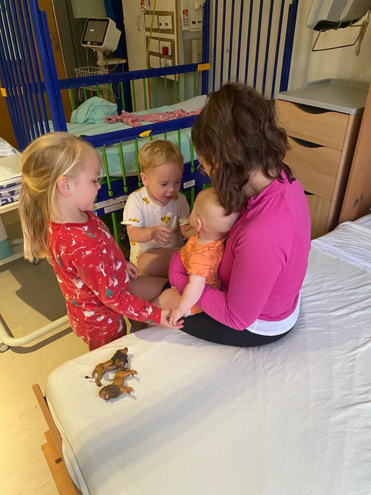 Sophie and Jack seeing Ava for the first time since she was admitted to hospital.