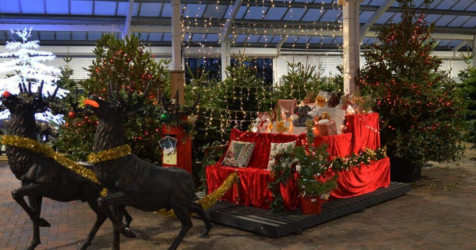 Santa's sleigh display at The Mains of Drum near Drumoak 