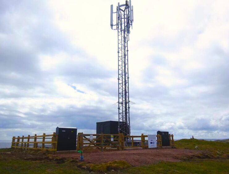 4G mast on Out Skerries.