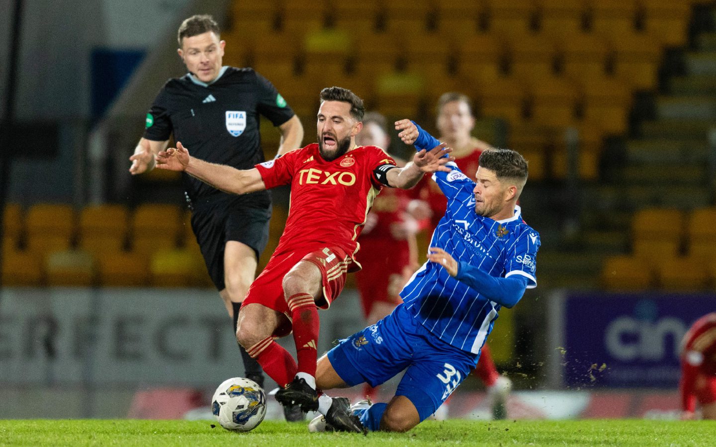  St Johnstone's David Keltjens fouls Aberdeen's Graeme Shinnie during a 1-1 draw in Perth. Image: SNS 