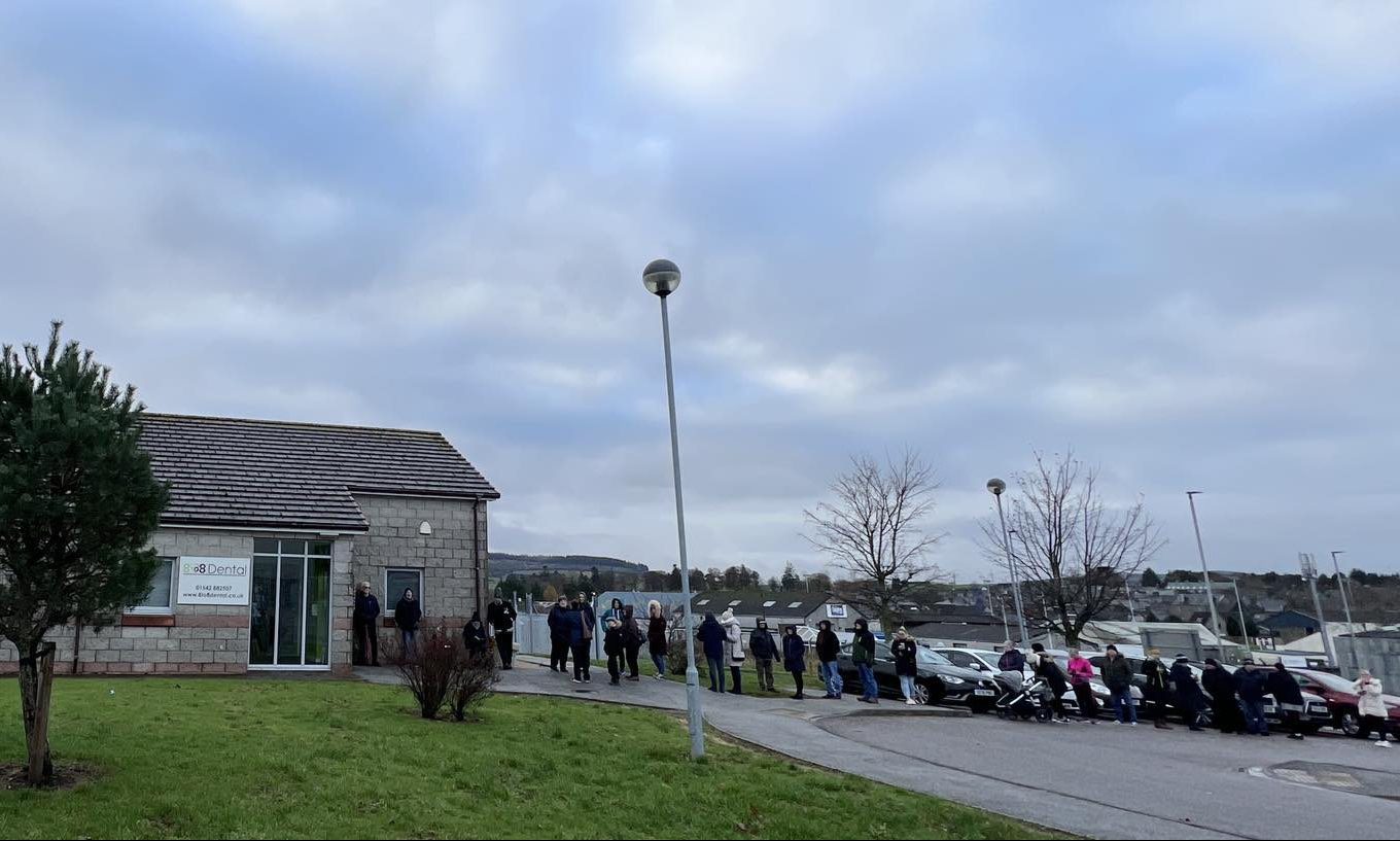 Patients queuing outside 8to8 Dental in Keith. 