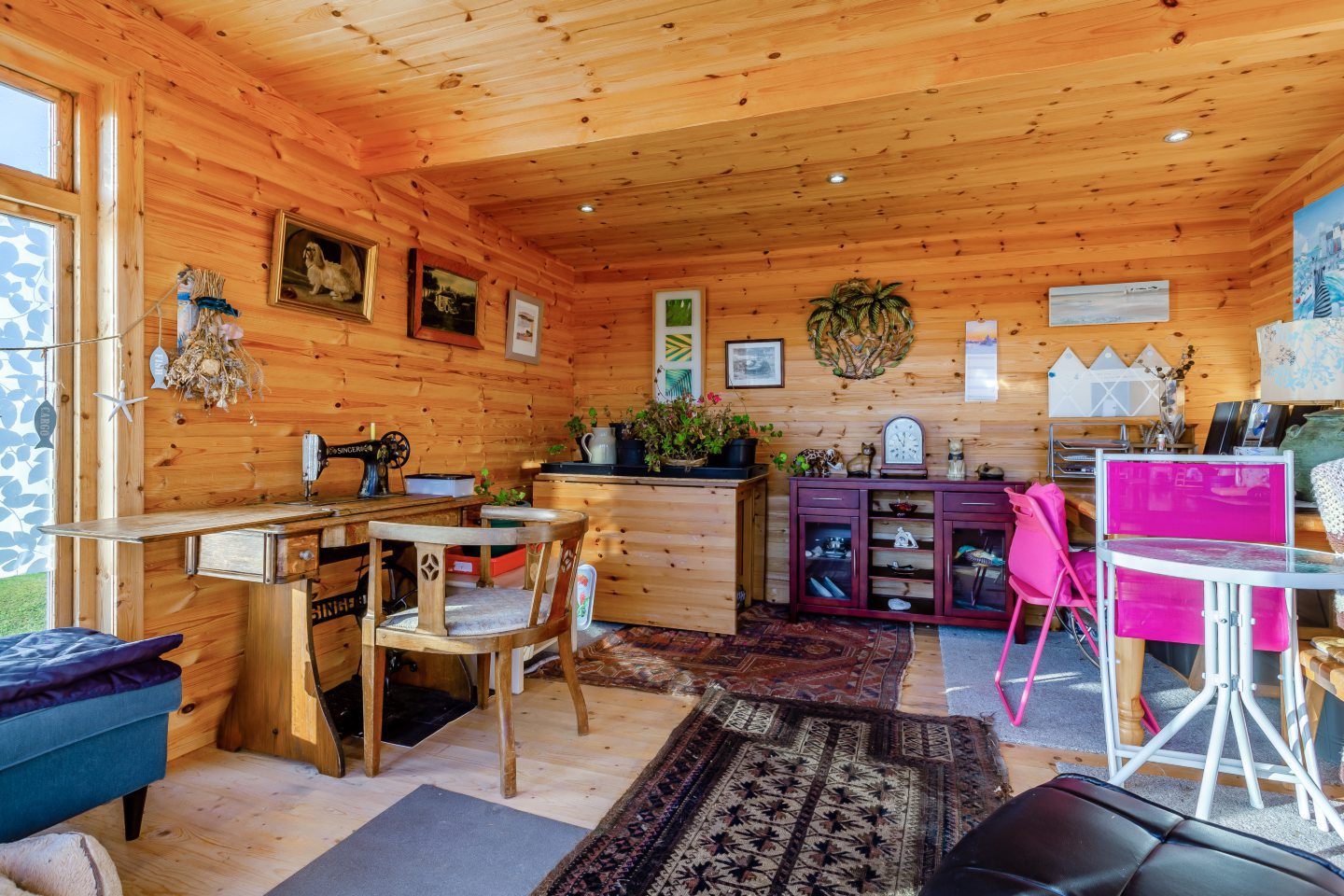 This wooden garden building as a home office. 
