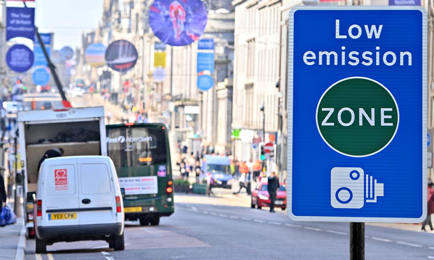 Artist's impression of LEZ sign on Union Street, Aberdeen.