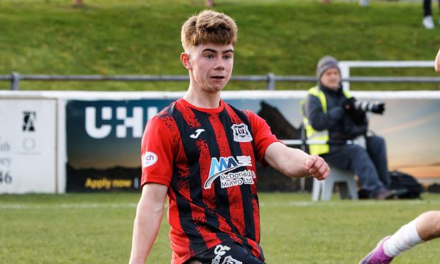 Keith Bray, who is on loan from Caley Thistle, at League Two Elgin City.