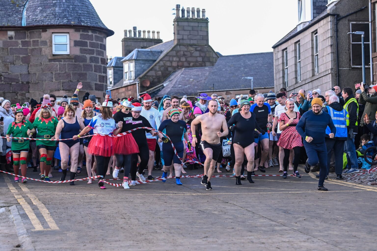 Dozens plunge into North Sea for Stonehaven's Nippy Dip