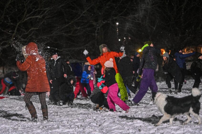 Inverurie snowball fight.
