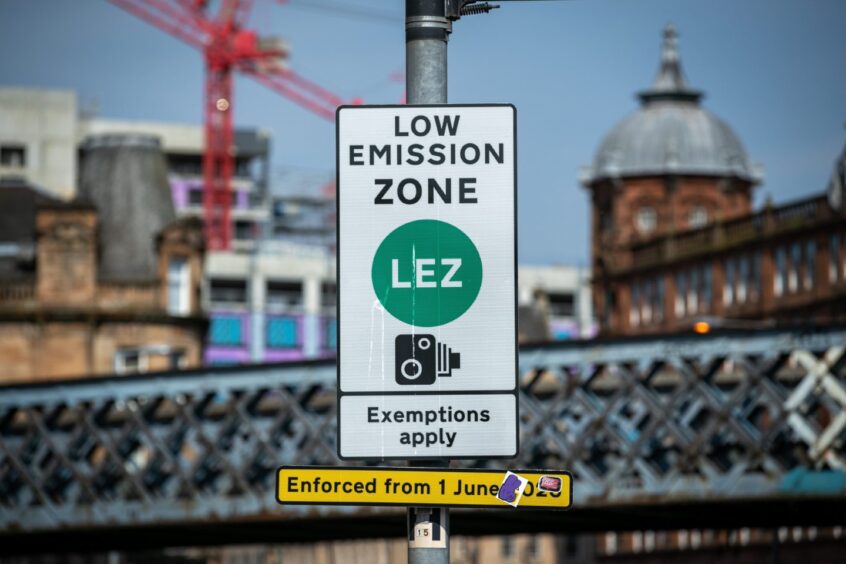 LEZ sign in Glasgow.