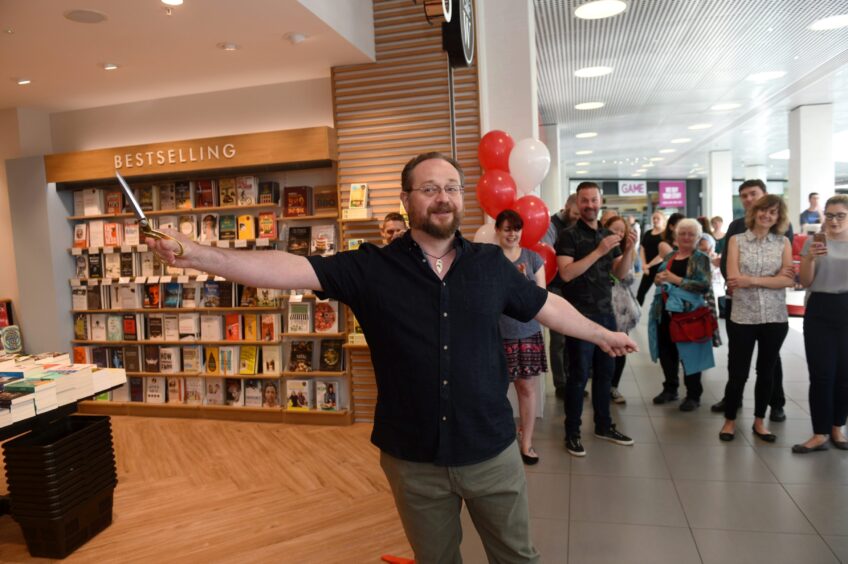 Pictured is author Stuart MacBride officially opening the new Waterstones bookshop in the Bon Accord Centre, Aberdeen.