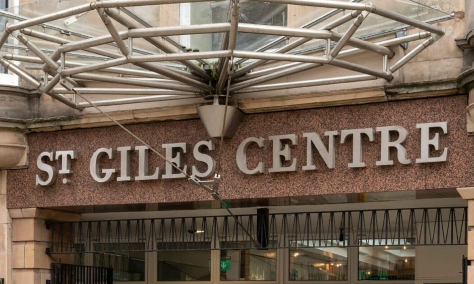 High Street entrance to the St Giles Centre.