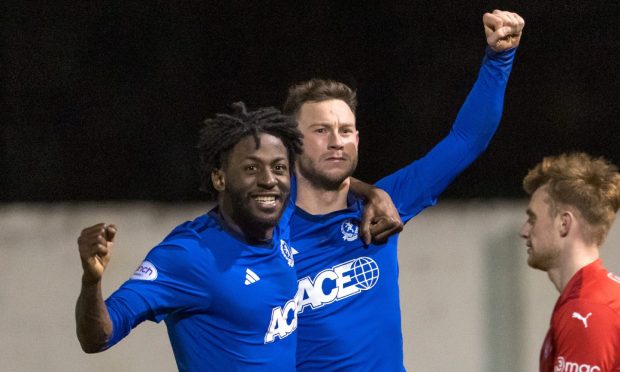 Cove Rangers striker Rumarn Burrell is the League One player of the month for December. Image: SNS.