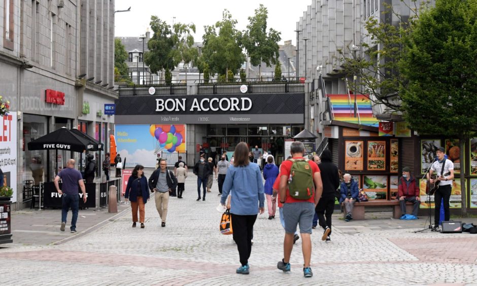 Edinburgh Woollen Mill is taking over a unit in Aberdeen's Bon Accord Centre.