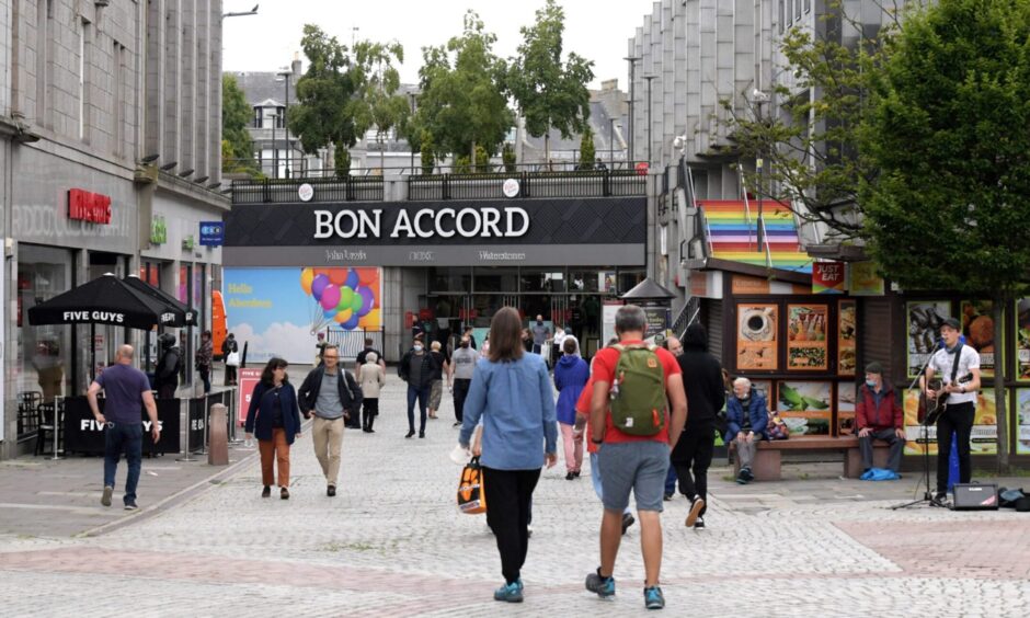 Edinburgh Woollen Mill is taking over a unit in Aberdeen's Bon Accord Centre.