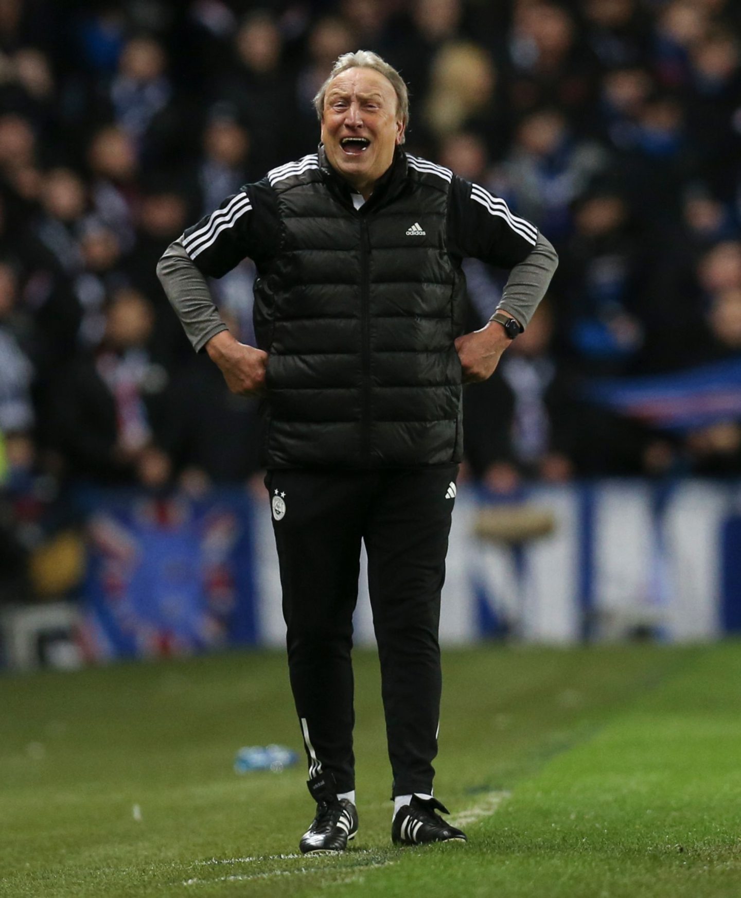 Aberdeen manager Neil Warnock reacts during the 2-1 loss to Rangers at Ibrox. Image: Shutterstock 