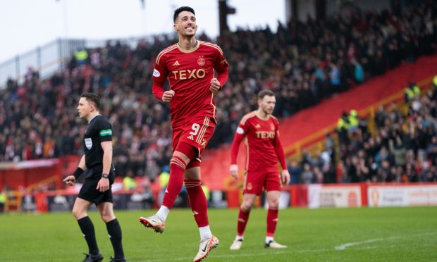 Bojan Miovski celebrates after putting Aberdeen 2-0 up against Bonnyrigg Rose. Image: Shutterstock.