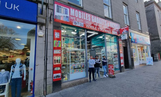 Mobiles, Gadgets and Vapes - the latest shop to open on Aberdeen's Union Street