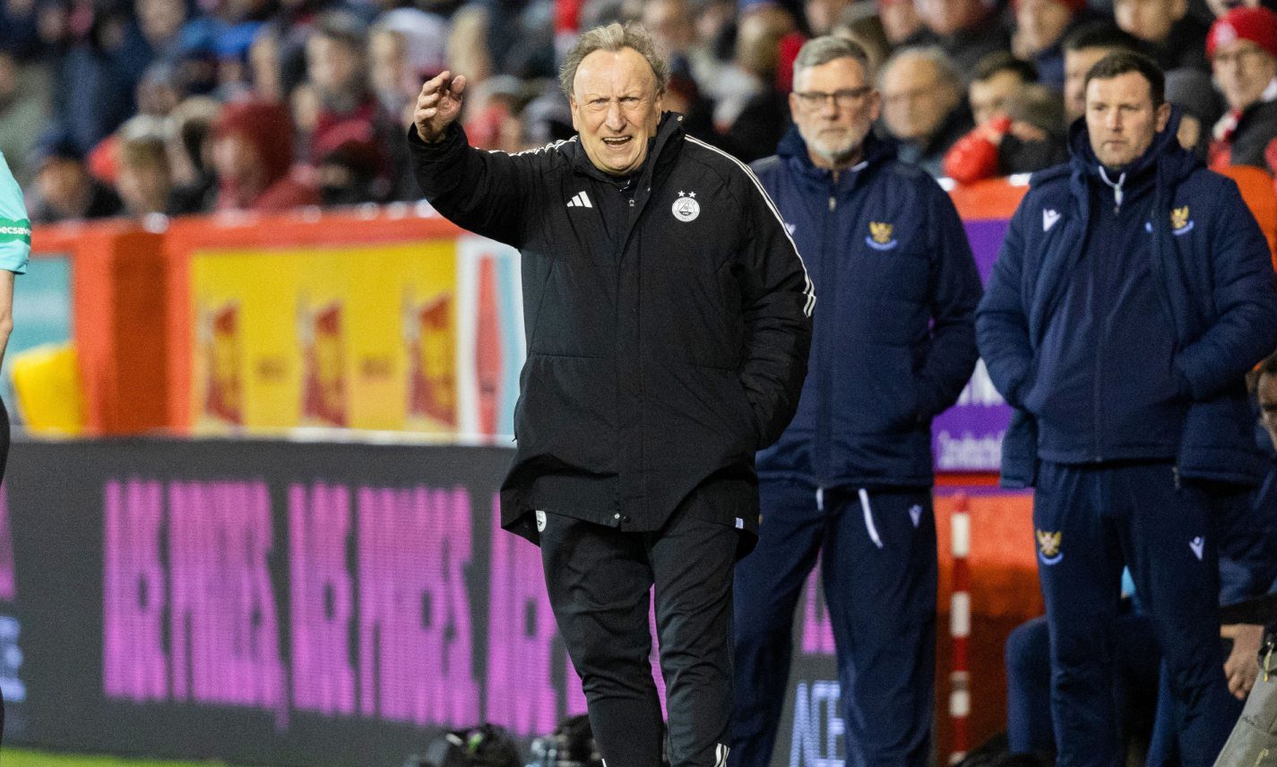 Aberdeen manager Neil Warnock during the 2-0 Premiership loss to St Johnstone at Pittodrie. Image: SNS