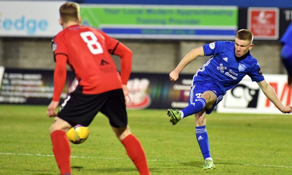 Flynn Duffy in action during a loan spell at Peterhead in 2022.