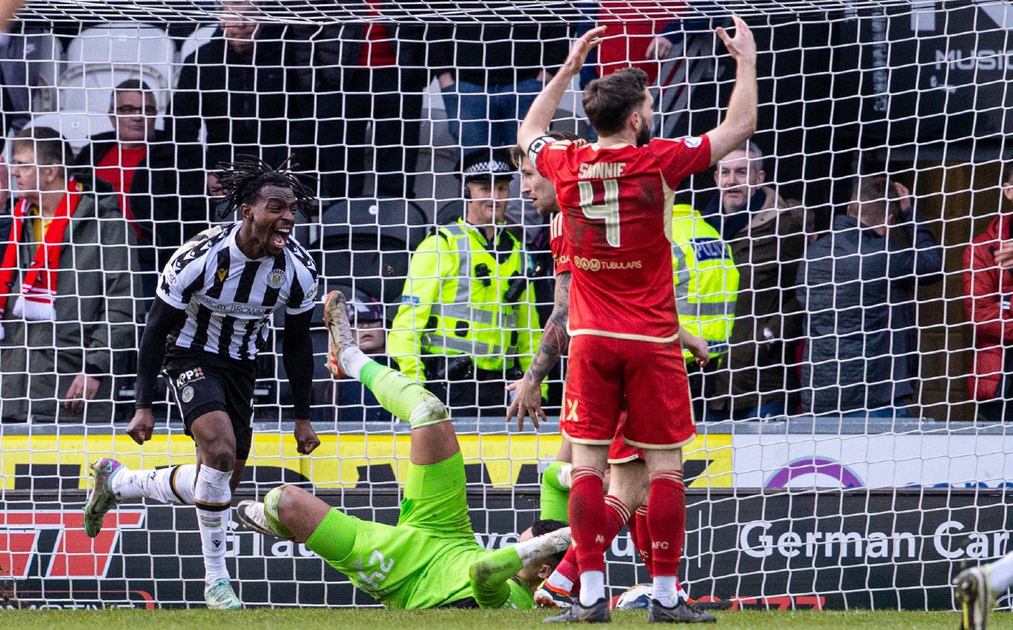 St Mirren's Toyosi Olusanya celebrates as he scores to make it 2-1 against Aberdeen.  