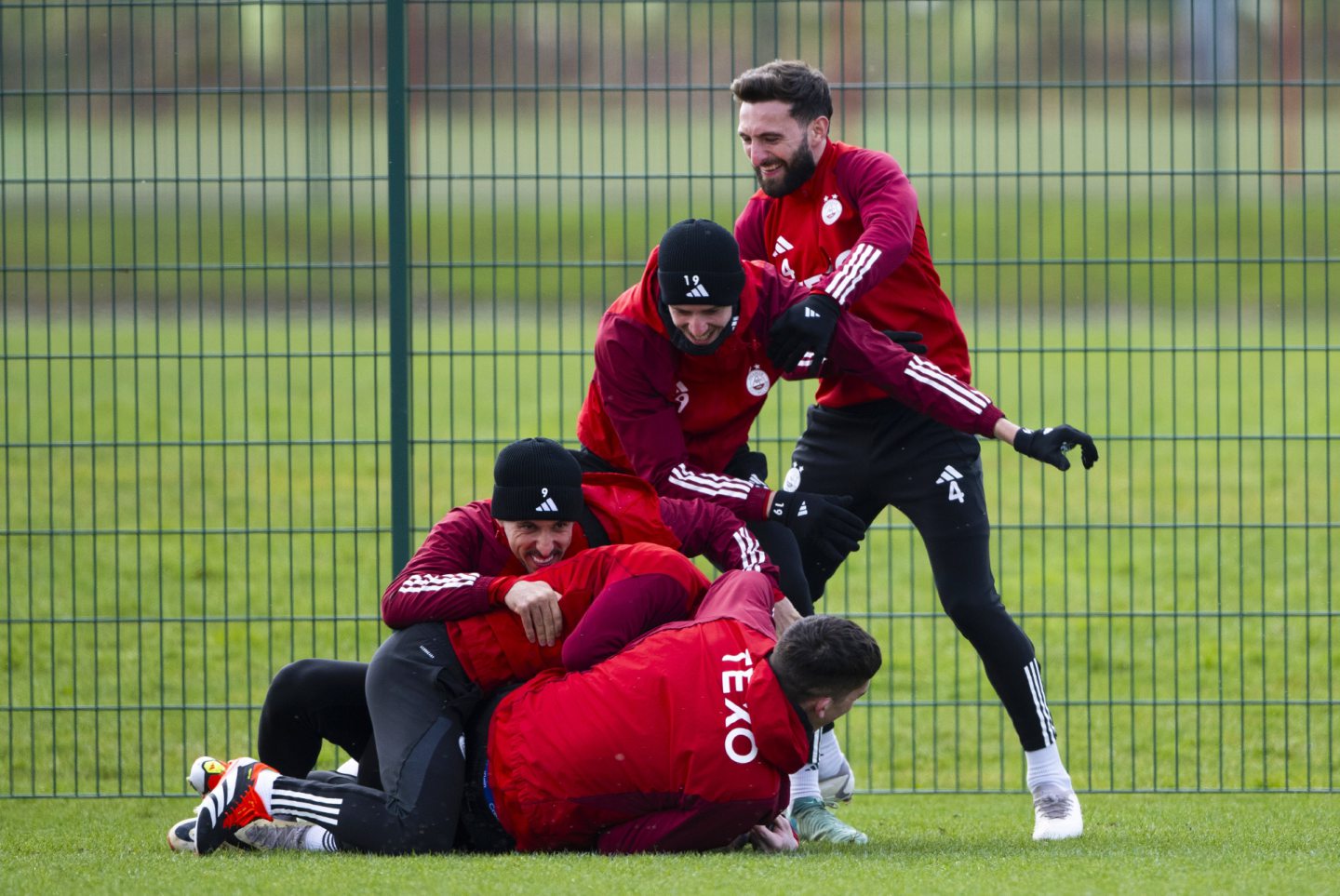  (L-R) Bojan Miovski, Ester Sokler and Graeme Shinnie during an Aberdeen training session at Cormack Park, on March 29, 2024, Image: SNS 