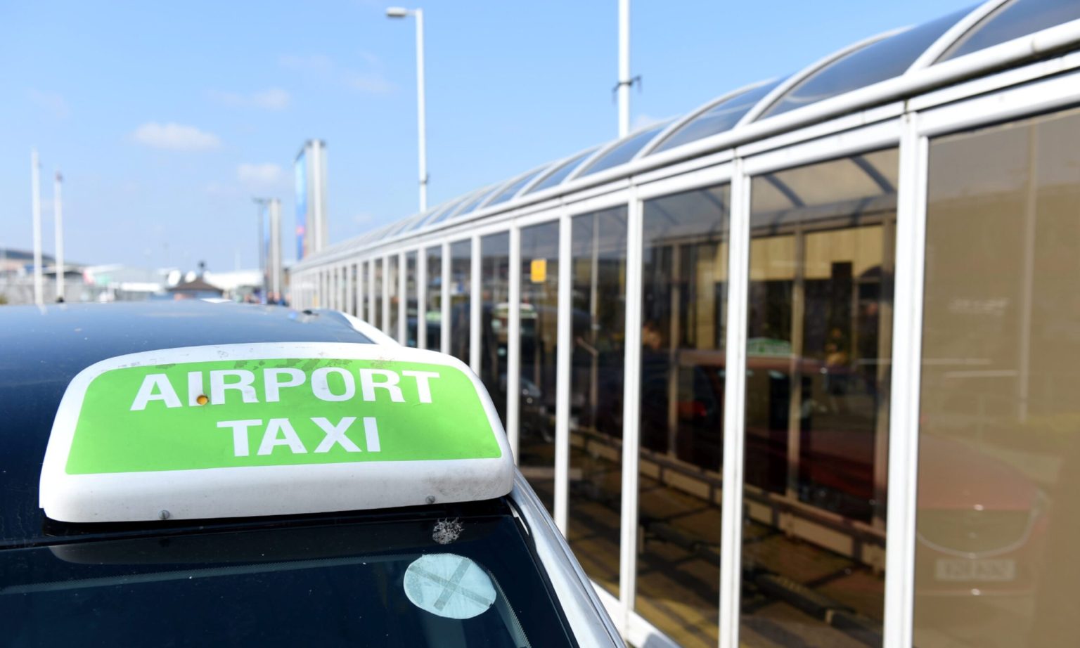 Aberdeen Airport bosses holding talks with taxi drivers