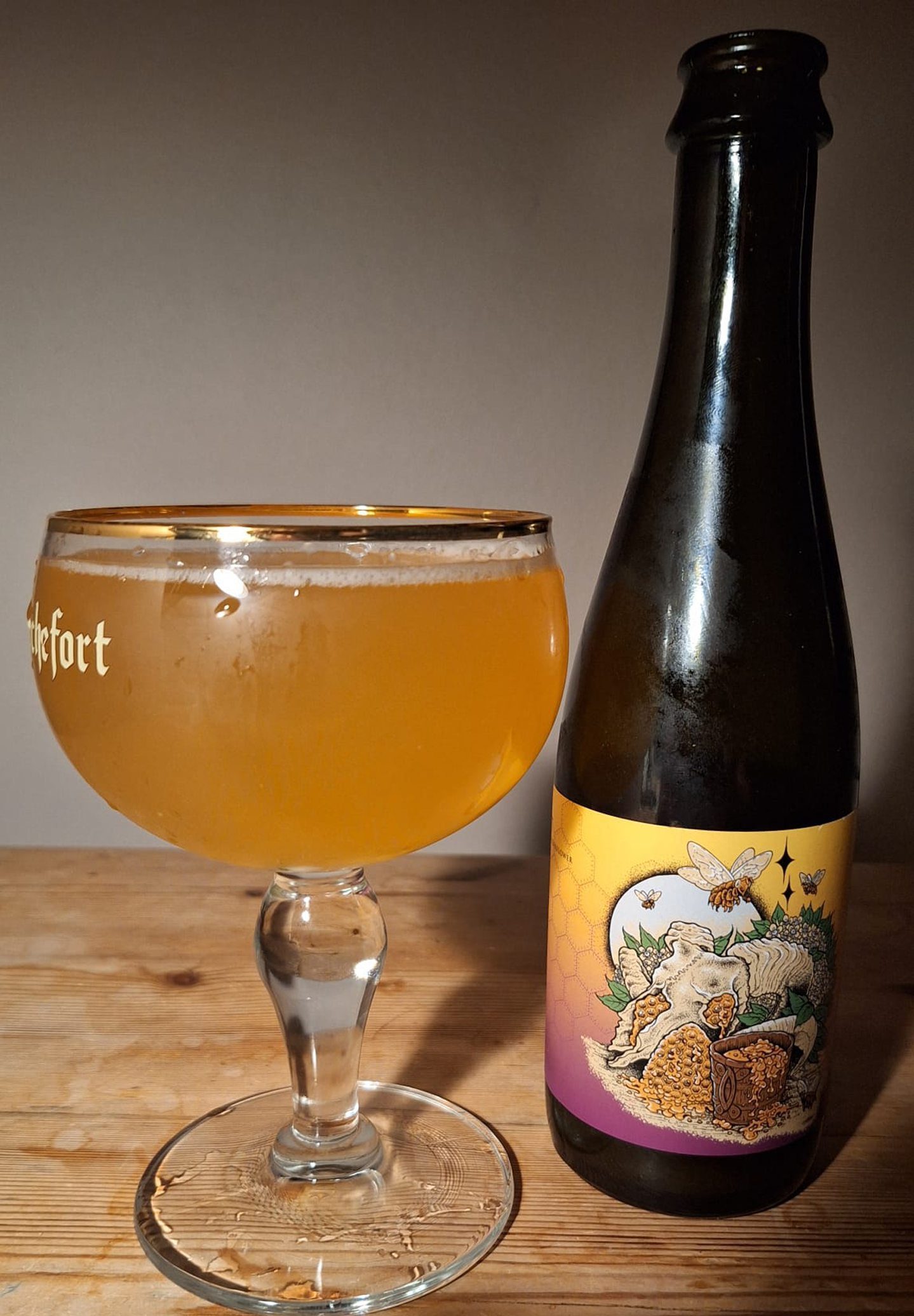 The Heather Honeybucket beer from Holy Goat poured into a glass. 
