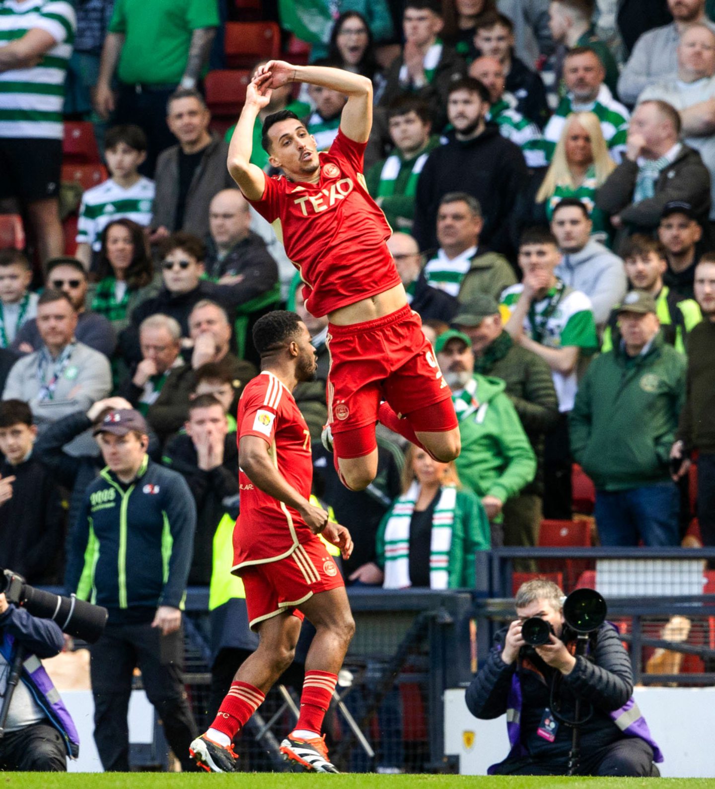 Aberdeen striker Bojan Miovksi celebrates after scoring to make it 1-0 against Celtic in the Scottish Cup semi-final at Hampden. Image: SNS