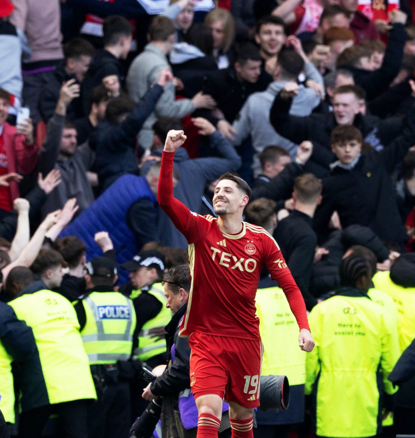 Aberdeen's Ester Sokler celebrates after scoring to make it 2-2 during the Scottish Cup semi-final. Image: SNS