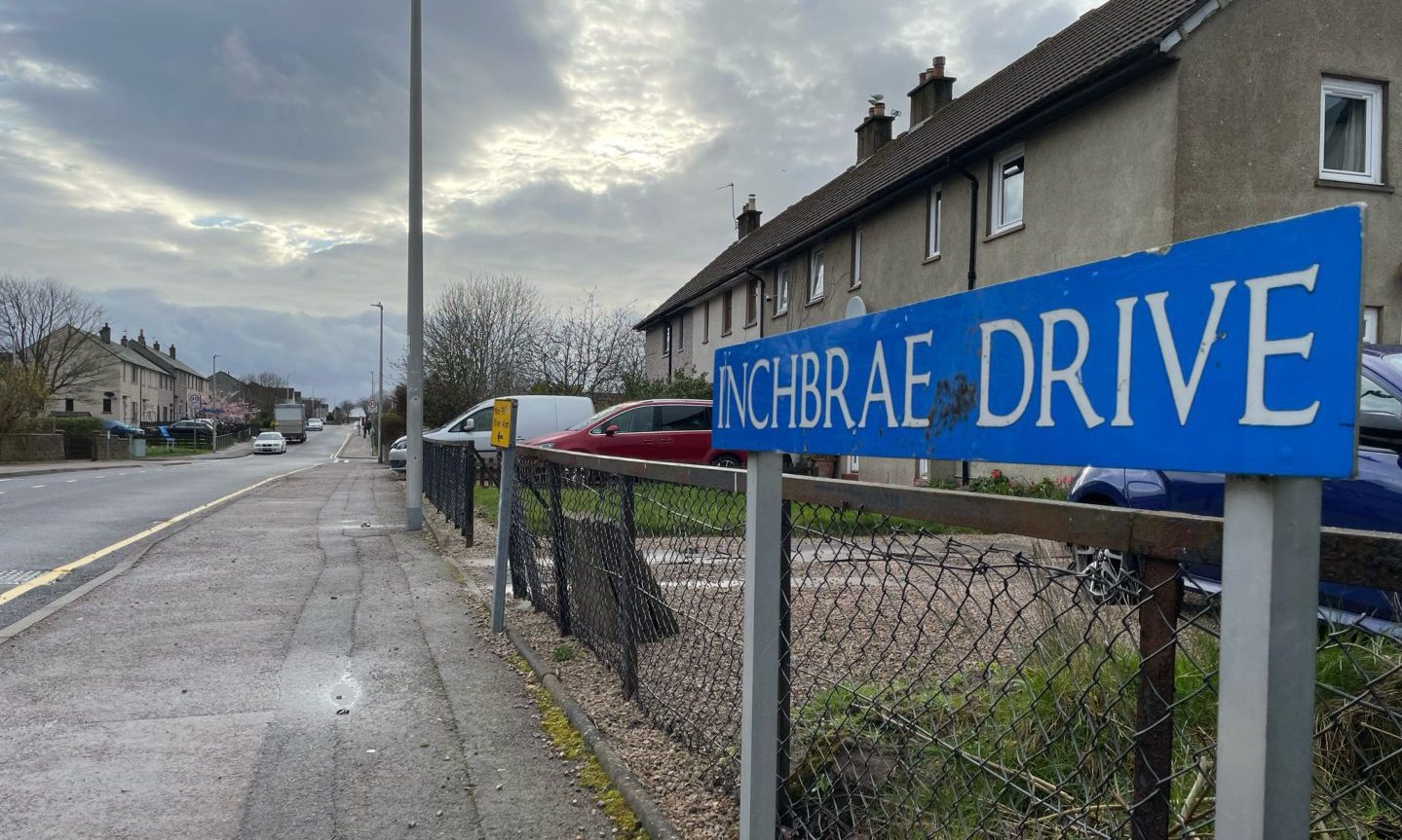 Sign for Inchbrae Drive.