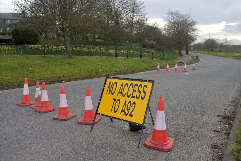 Road sign reads: "No access to A92".