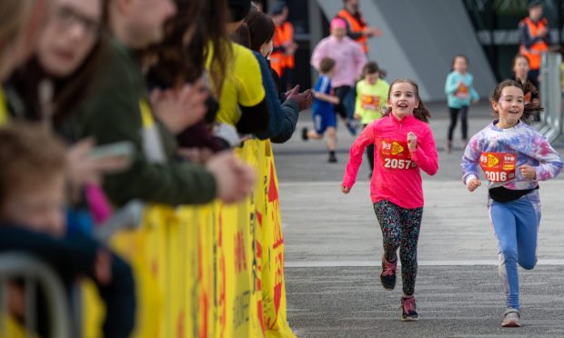 Youngsters get going as part of RunFest.
Image: Kami Thomson/DC Thomson