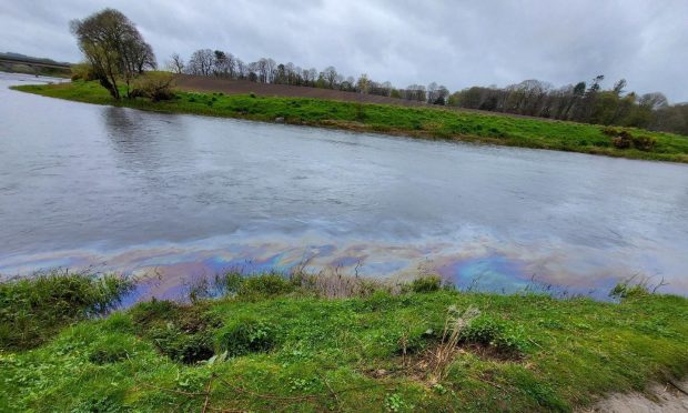 SEPA and Scottish water are investigating the contamination. Image: Fubar News.